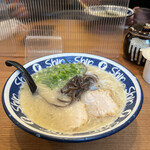 博多らーめん ShinShin 天神本店 - 