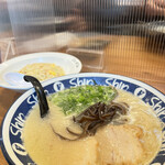博多らーめん ShinShin 天神本店 - 