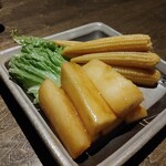 Raku Ichi - ヤングコーンと長芋のバター醤油 440円