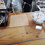 こだわり八輻 - お揚げ、温泉卵、生卵
