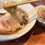 らーめん芝浜 - 中太麺