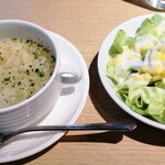 PAL - たまごスープとグリーンサラダ