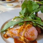 コジト - (2009/06)軽く燻製した子羊背肉のロースト　温野菜添え。