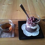 すだち - 新メニュー、つぶつぶ豆まめかん500円。伊勢のこだわりのお茶園のほうじ茶。