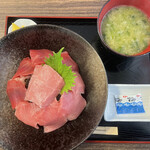 海鮮丼 まぐろ家 - 生本まぐろ丼10切れご飯大盛り