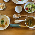 Chuugoku Ryouri & Sweets Sasara - 中華粥点心セット　点心が一個付きます。