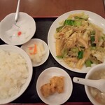 Ryuu kou rou - 牛モツと野菜炒めセット