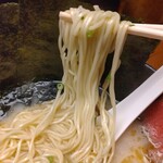 牛骨白湯ラーメン Azuma - 麺