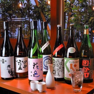 Approximately 100 types of sake, shochu, natural wine, craft beer, etc.