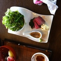 四季の郷志むら - 郷土料理、飛騨牛何方にもありました、たたき。野菜がたっぷりで嬉しかった