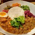 南国ジンジャー - あいがけ　副菜はすべて店主の手作り