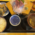 土浦魚市場 - 板長おまかせ定食（ブリ刺し）900円