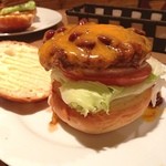 チンズバーガーマーケット - 新作のRED HOT×2 CHILI BURGERを。