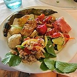 SAKURAGUMI - １人分にするとこれくらい…お皿にぎゅうぎゅうです（笑）