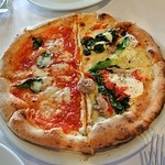 SAKURAGUMI - マルゲリータとほうれん草とクリームチーズのピッツァ