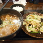 Gomihacchin - 平日サービスランチ、醤油ラーメン、野菜炒めセット