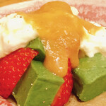 MushaMusha - よもぎの生麩と苺とブラッターチーズの田楽