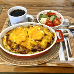 ラフ&タフ コーヒースタンド - 焼きチーズカレー(ドリンクセット)