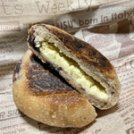 メゾン ムラタ - ブルーベリー クランベリー クリームチーズ ￥230