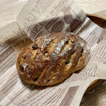 メゾン ムラタ - マロングラッセとくるみのカンパーニュ ¥390