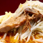 ラーメン二郎 - 豚の厚み