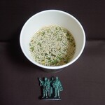 ほっともっと - 料理写真:わかめスープ　130円　お湯を注いだところです