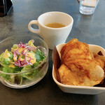 握手カフェ - サラダ、スープ、ナマチ