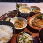 Meshi To Sake Arakan - 1/19