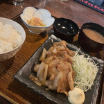 Shinjuku Kissa Rikorisu - 料理長自信作の生姜焼き定食