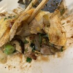 お好み焼 ひかり - 肉野菜が柔らかに玉子で巻かれて・・