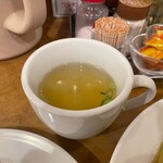 南海飯店 - かたい焼ソバのスープ