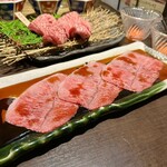 精肉卸問屋直営焼肉店 肉匠牛次郎 - 