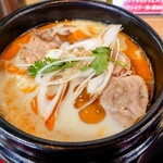 Howaito Gyouza Hanagasa - 白湯餃子。まろやかだけどチキンの旨みたっぷり豆乳スープ