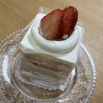 アンファン・ルミエール  - 季節のショートケーキ！