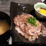 八重洲 天ぷら串 山本家 - A5阿波牛炙りすき焼きご飯、本日のお椀