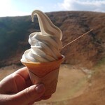 大室山 山頂売店 - ソフトクリーム（ミルク）