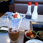 板門店 - ランチサラダ、ランチアイスコーヒー☆各100円（2013/5）