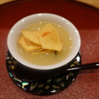 日本料理 直 - 下仁田葱のすり流し、牡蠣、蕪、くわいチップ