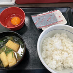 Nakau - 1番安いこだわり卵朝食250円。