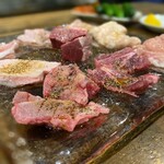 小野田商店 - ホルモン９種類盛合わせ