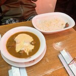 欧風カレー ボンディ - ビーフカレー＋チーズトッピング　税込1600円＋150円