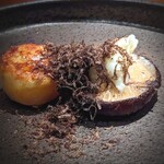 蒼 - 3年熟成キタアカリがねっとり強力に甘い。冬のお楽しみです♪　原木椎茸も味と香りが濃厚で、トリュフにも負けない。そして大好きな蒼さんの自家製バター。配分に迷うわ～。