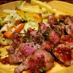 7FUKU - 肉がおいしいのは当然、このソースが美味しさ倍増。