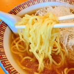 ラーメンきっさ　えきばしゃ - 麺