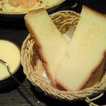 ぶら坊 - エビグラタンセットのトースト