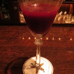 バースカーレット - スペシャルなキール。甘くなく濃厚。理由→　