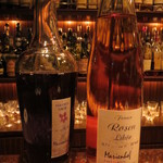 バースカーレット - 菫のリキュールと薔薇のリキュール→