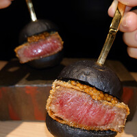 個室焼肉 富士門 恵比寿 - 極上ヒレカツバーガー