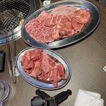 和牛放題の殿堂 宇田川町 肉屋横丁 - 