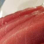 出羽鮨 - 生ミナミマグロ。